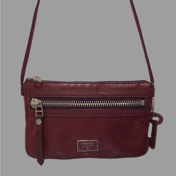 FOSSIL Issue No. 1954 Leather Crossbody, Boho, Oxblood Color, Key Dangler - Picture 3 of 10